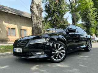 Skoda Superb foto 1