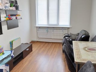 Vind apartament cu 2 camere foto 8