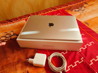 MacBook Air 13 - 2020, i5 , 8 ram