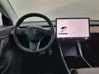 Tesla Model 3 foto 8