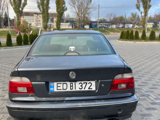 BMW 5 Series foto 7