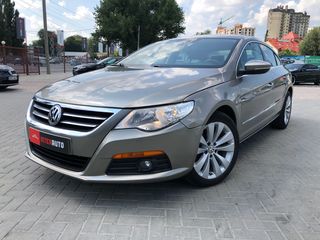 Volkswagen Passat CC foto 1