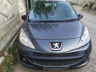 Peugeot 207 .  2009.    1.6 hdi. -la piese!  Любые зап.части на этот авто! foto 1