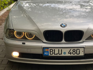 BMW 5 Series foto 2