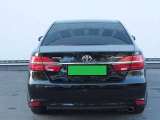 Toyota Camry foto 1