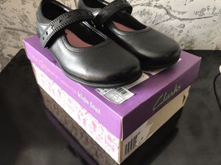 Pantofi Clarks Noi foto 1