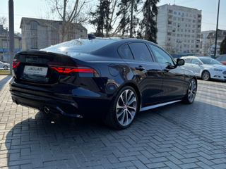 Jaguar XE фото 5