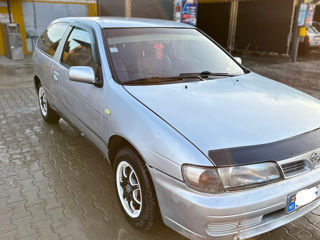 Nissan Almera foto 2