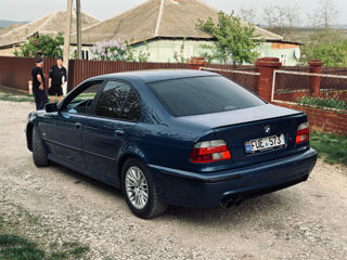 BMW 5 Series foto 4