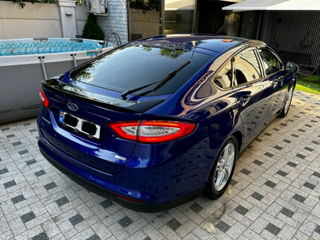 Ford Mondeo foto 2