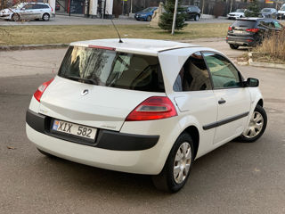 Renault Megane foto 2