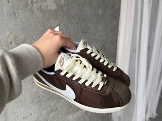 Nike Cortez Brown premium foto 2