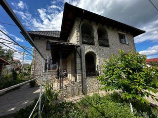 Spre vinzare casa cu suprafata de 180 m.p+7 ari in or.Ialoveni str.Merilor. foto 3
