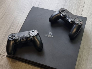 PlayStation 4 Pro 1tb + 2 джойстика и PS наушники