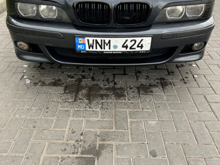 BMW 5 Series foto 2