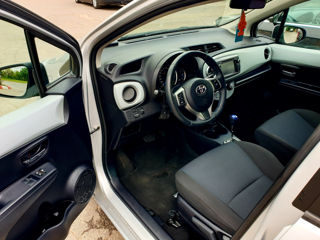 Toyota Yaris фото 5