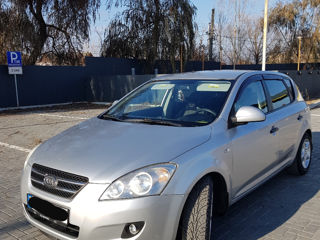 KIA Ceed foto 2