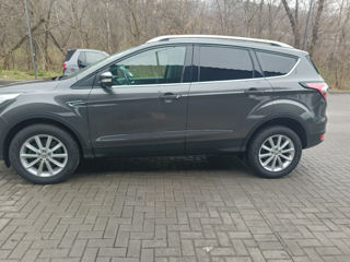 Ford Kuga foto 2