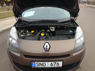 Renault Grand Scenic foto 9