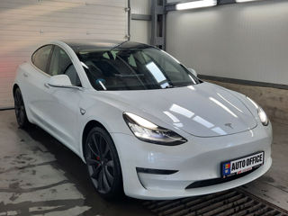 Tesla Model 3 foto 2