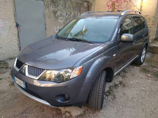 Mitsubishi Outlander foto 2