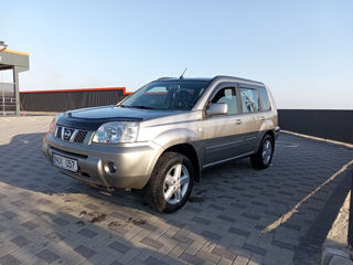 Nissan X-Trail foto 1