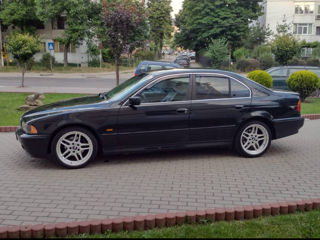 BMW 5 Series foto 4