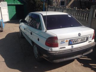 Opel Astra foto 1