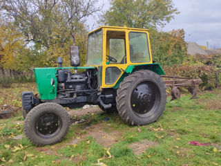 Vând tractor! foto 3