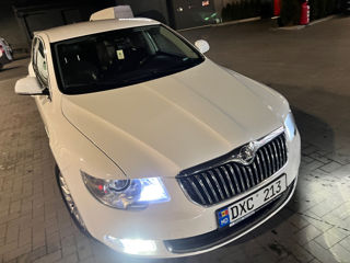 Skoda Superb foto 2