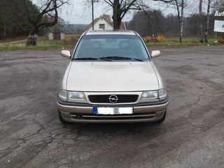 Opel Astra foto 1