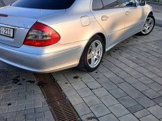 Mercedes E-Class foto 3