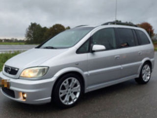 Opel Zafira foto 2