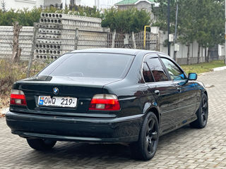 BMW 5 Series foto 4