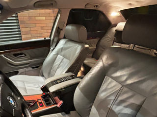 BMW 7 Series foto 6