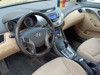 Hyundai Elantra foto 6