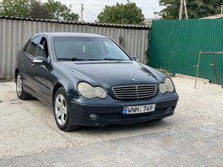 Mercedes C-Class foto 9