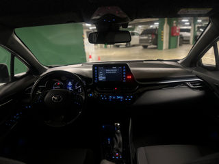 Toyota C-HR foto 10