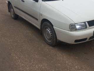 Volkswagen Caddy foto 2