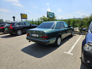 Mercedes Series (W124) foto 2