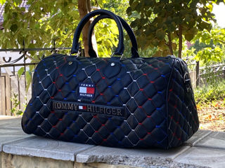 Tommy Hilfiger foto 1