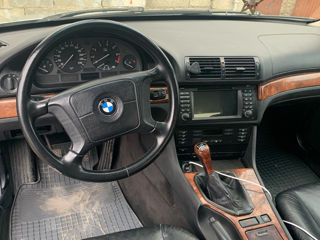 BMW 5 Series foto 8