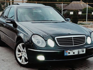 Mercedes E-Class foto 2