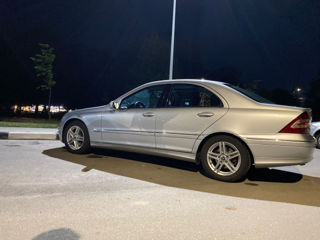 Mercedes C-Class foto 6