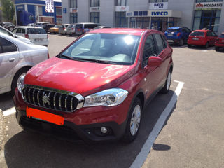 Suzuki S-Cross foto 2