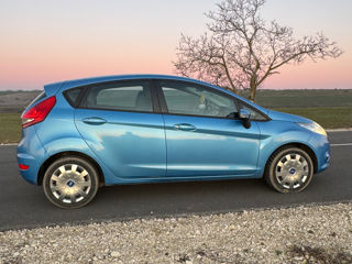 Ford Fiesta foto 3