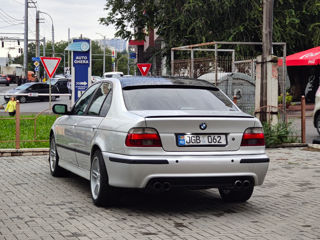 BMW 5 Series foto 4