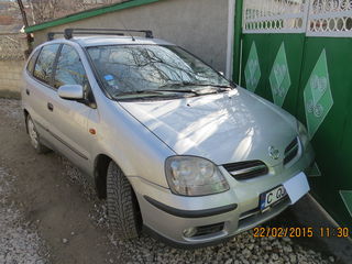 Nissan Almera Tino foto 1