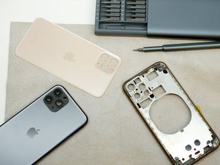 Замена задник крышек IPhone на профеcсиональном оборудовании в Iservice!! foto 3