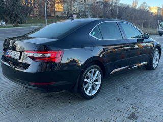 Skoda Superb foto 4